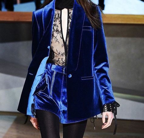 Long Sleeve Coat, Mode Casual, Unique Designers, Fall 2017, Style Outfits, Blue Velvet, Self Portrait, Beautiful Outfits, Aesthetic Clothes