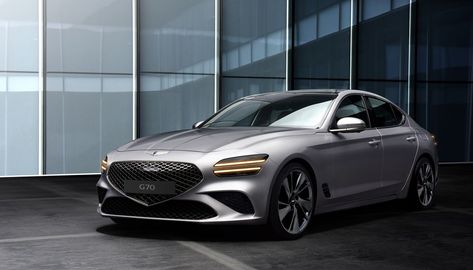 Genesis is giving its G70 sedan a significant refresh for 2022 along with a more powerful turbocharged 2.5-liter inline-four. Genesis G70, Kia Stinger, Jeep Wagoneer, Bmw Serie 3, Hyundai Genesis, Sports Sedan, Benz C, Future Car, Bmw 3 Series