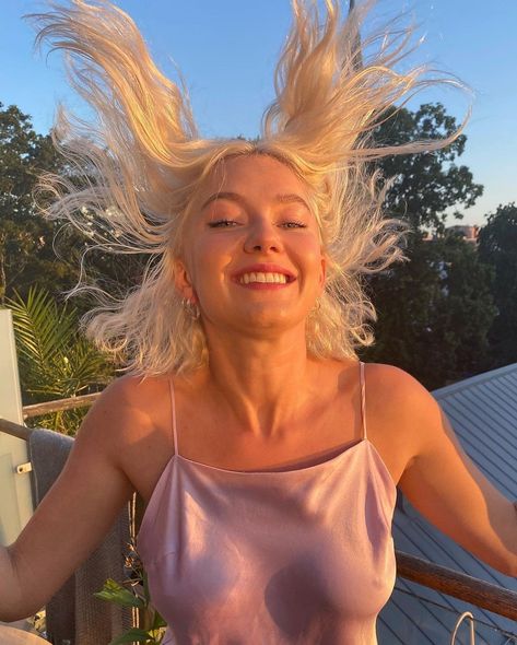 Astrid S, Girl Crush, Picture Perfect, Actresses, Actors, Social Media, Media, On Twitter, Twitter