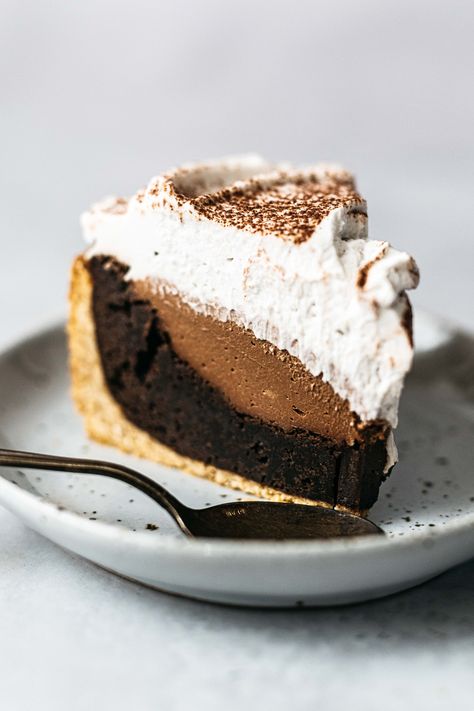 MISSISSIPPI MUD PIE (GF & DF) — dolly and oatmeal Mississippi Mud Pie, Healthy Pies, Multi Layer Cake, Gluten Dairy Free, Mississippi Mud, Chocolate Chip Cookie Cake, Leftover Cake, Caramel Cake, Coconut Whipped Cream