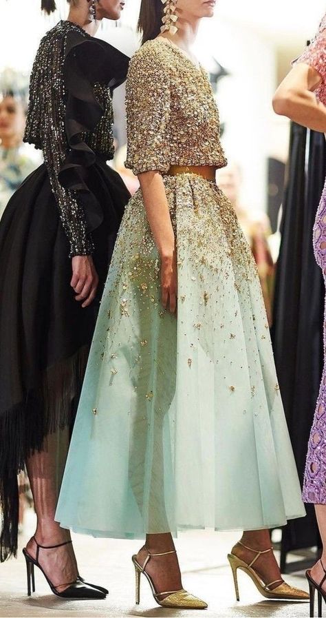 Woman Suit Fashion, فستان سهرة, Elegant Dresses For Women, Dressy Dresses, Gowns Of Elegance, Modest Fashion Outfits, Classy Dress, Couture Dresses, Fancy Dresses