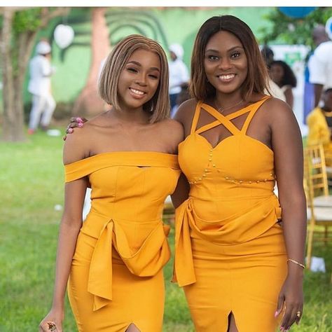 Sugar Weddings & Parties on Instagram: “Pretty Wedding Guests❤️❤️  📸: @photobossgh   #sugarng #sugarweddings” Satin Short Dress, Lace Styles For Wedding, Bride Maids, Medical Stickers, Stylish Naija, Nigerian Lace Styles Dress, Nigerian Lace Styles, Lovely Wedding Dress, Short African Dresses