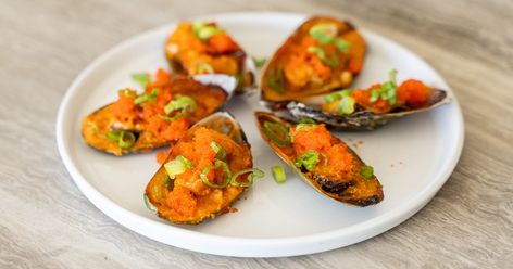 Dynamite Mussels Dynamite Mussels Recipe, Dynamite Mussels, Baked Mussels, Mussels Recipe, Spicy Mayo, Flavor Profiles, Sriracha, Low Carb Recipes, Seafood