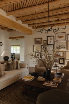 Ranch Living Room Decor, Antique And Modern Mix Living Rooms, Warm House Interior, Earth Tone Interior Design, Warm Industrial Living Room, Modern Western Living Room, Cozy Cabin Living Room, French Cottage Living Room, Modern Nest