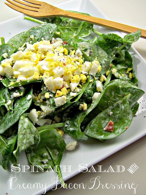 Spinach Salad Dressing Recipe, Spinach Salad Dressing, Bacon Dressing, Spinach Salad Recipes, Leafy Green Salads, Bacon Salad, Bleu Cheese, Homemade Salads, Fresh Spinach