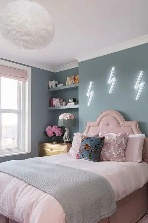 40 Awesome Teen Girl Bedroom Decor Ideas - Shelterness Pink Bedroom Aesthetic, Girls Blue Bedroom, The Pink House, Girls Bedroom Colors, Future Board, House Bedroom, Girl Bedroom Designs, Pink House, Girl Bedroom Decor