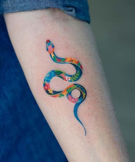 Snake Tattoo Ideas, Colorful Tattoo, Tattoo Diy, Unusual Tattoo, Colorful Snakes, Shape Tattoo, Muster Tattoos, Tattoo Ideas For Women, Detailed Tattoo