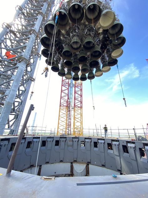 SpaceX lifts huge Super Heavy rocket onto launch stand (photos) | Space Giant Crane, Nasa Spacex, Spacex Starship, Launch Pad, Space Flight, Space And Astronomy, Gulf Of Mexico, Space Travel, Space Exploration