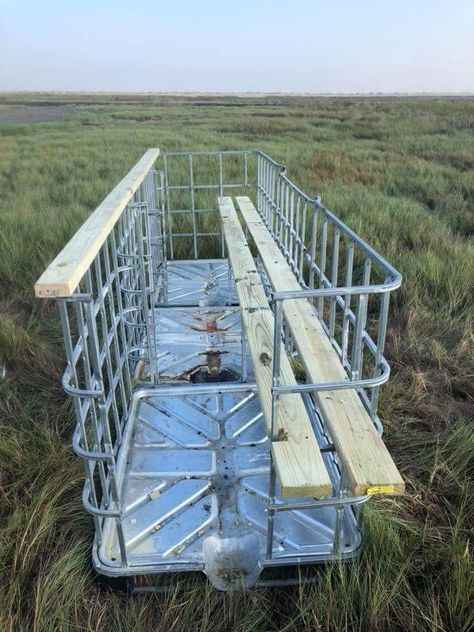 Layout Boat Duck Hunting, Diy Goose Blind, Diy Duck Hunting Gear, Duck Blind Ideas Diy, Duck Blind Ideas, Diy Duck Blind, Goose Blind, Duck Blinds, Duck Hunting Blinds