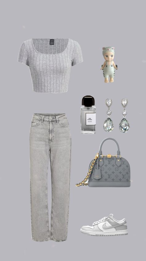 Outfit gris 👽🦏🐺☑️🐰🩶🐨🐭🦍 Grey Outfits, Outfit Mujer, Gray Aesthetic, Grey Outfit, Aesthetic Clothes, Grey