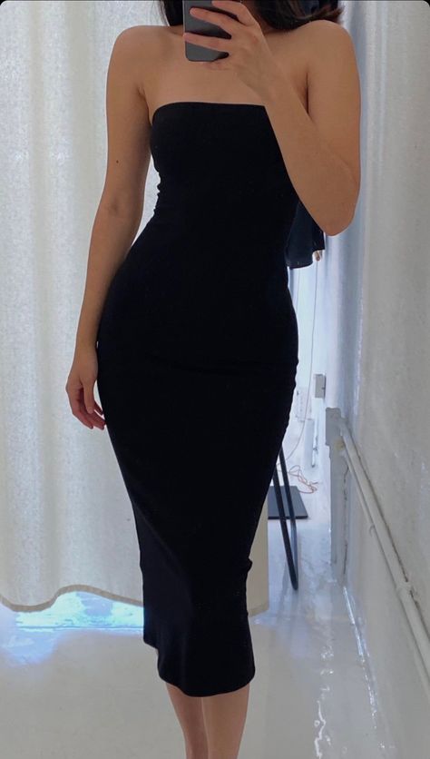 Christmas Dinner Outfit, Black Strapless Midi Dress, Black Dresses Classy, Office Outfits Women, Tennis Fashion, Dinner Outfits, All Black Outfit, Glam Dresses, Curvy Girl Fashion