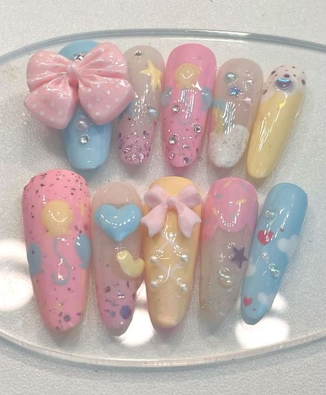 Nail Art Base Drawing, Cute Glittery Nails, Princess Nails Design, Pinky Pie Hair, Pastel Kawaii Nails, Rainbow Bright Nails, Hatsune Miku Nails Ideas, My Little Pony Theme Nails, Purple Kawaii Nails