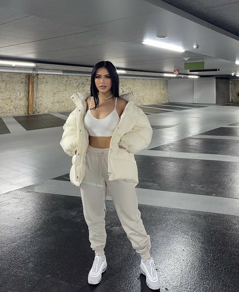 Outfits With Air Max 97 Women, White Air Max 90 Outfit Woman, Nike 97 Outfit Women, Air Max 97 Outfit Women Baddie, White Air Max Outfit, Airmax 97 Outfit Women, Nike 97 Outfit, Air Max 97 Outfits, Air Max Outfits