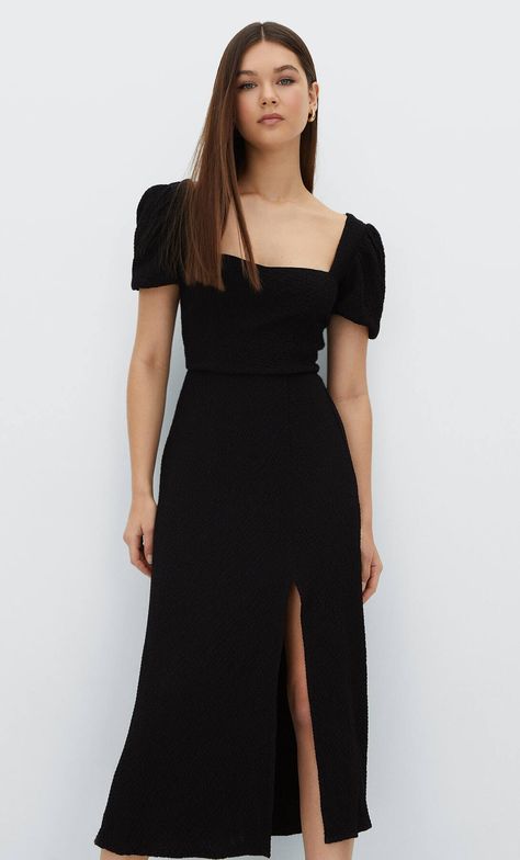 Midi dress with tie-up back Tomboy Stil, Glamour Outfit, Simple Frocks, Black Dresses Classy, Trendy Dress Outfits, Prom Dress Inspiration, Designer Dresses Indian, Dress With Tie, Looks Chic