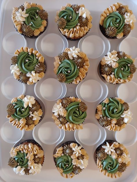 Leaf Cupcakes Ideas, Duck Hunting Cupcakes, Woodland Theme Cake Pops, Woodland Cupcakes Baby, Forest Theme Cupcakes, Woodland Cupcakes Forest Themes, Woodland Baby Shower Cupcakes, Woodland Theme Cupcakes, Safari Baby Shower Cupcakes