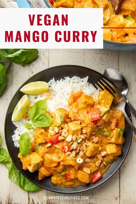 Thai Mango Curry, Mango Curry Sauce, Vegan Curry Recipes, Tofu Curry, Cooking Vegan, Mango Curry, Coconut Curry Sauce, Vegan Dinner Recipes Easy, Mango Sauce