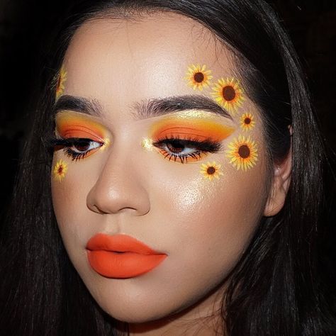 13.6k Followers, 1,489 Following, 320 Posts - See Instagram photos and videos from Karina Padilla ✨ (@karinaapadillaa) Sunflower Makeup Ideas, Sunflower Eye Makeup, Sunflower Makeup Looks, Sunflower Eyeshadow, Sunflower Eyes, Sunflower Makeup, Orange Makeup, Unique Makeup, Creative Makeup Looks