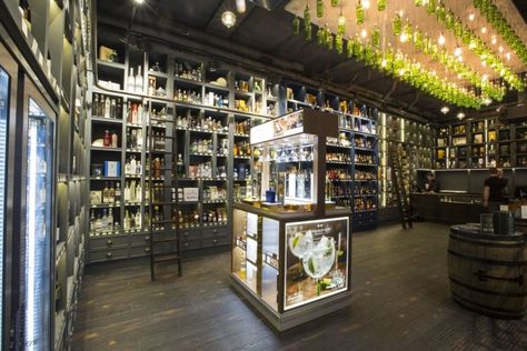 The Whisky Exchange at Covent Garden Tekel Bayi, Whisky Lounge, Whisky Shop, Rustic Light Fixtures, Boutique Display, Window Graphics, Online Shop Design, Small Study, House Front Door