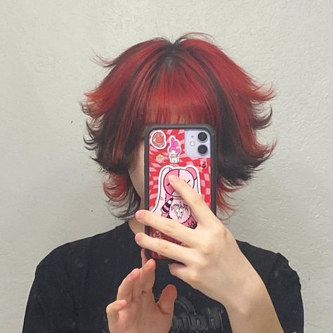 Black And Red Hair, Short Dyed Hair, Skunk Hair, Short Grunge Hair, Red Hair Inspo, Vibrant Hair, Dyed Hair Inspiration, Hair Inspiration Short, Hair Stylies