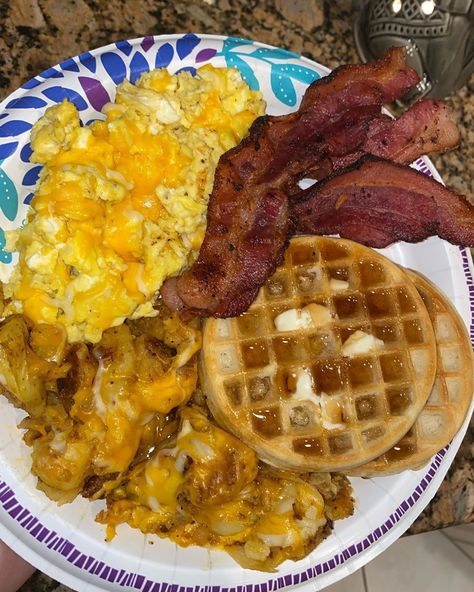 Waffles And Eggs, Chef Breakfast, Eggs Potatoes, Bacon Waffles, Breakfast Platter, Bacon Egg And Cheese, Ultimate Breakfast, Instagram Breakfast, Breakfast Waffles