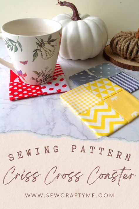 Diy Sewing Coasters, Criss Cross Coasters Free Pattern, Homemade Coasters Fabric, Diy Coasters Easy, Coaster Sewing Pattern, Sewing Coasters, Coasters Sewing, Coaster Sewing, Easy Gingerbread House