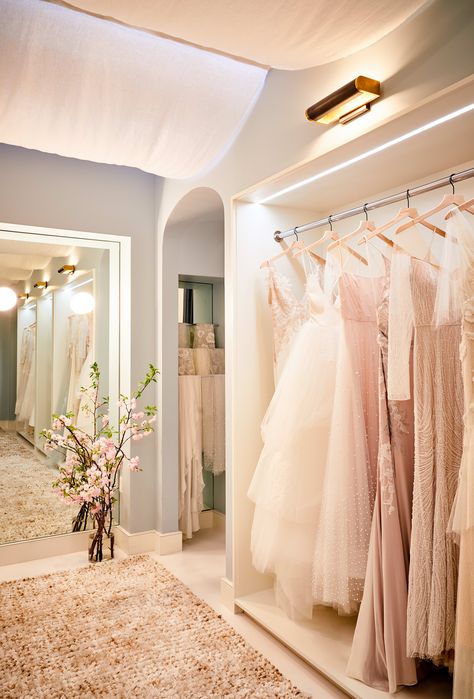 Spring Wedding Trends, Bridal Shop Interior, Bridal Shop Decor, Bridal Shop Ideas, Bridal Boutique Interior, Bali Decor, Wedding Salon, Bridal Atelier, Wedding Dress Store