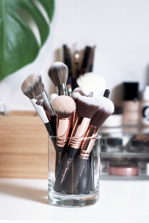 Brush Roundup / Clean Your Makeup Storage Makeup Storage Hacks, Expensive Beauty Products, Aspects Of Life, Eyebrow Kits, Spring Clean, Make Up Organiser, Women Makeup, How To Clean Makeup Brushes, Deep Clean