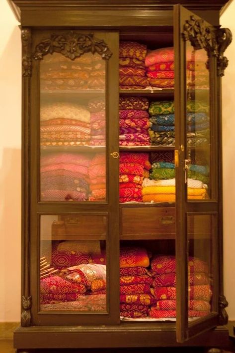 #bandhani #india | Clothing store interior, Boutique interior, Boutique decor Saree Display Ideas At Home, Small Boutique Interior Design Indian, Saree Closet, Boutique Interior Design Indian, Small Boutique Interior Design, Small Boutique Interior, Boutique Store Displays, Home Art Studio, Interior Design Indian