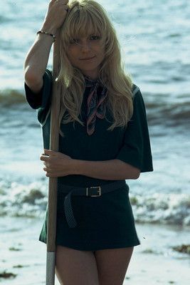 France Gall #poster, #mousepad, #tshirt, #celebposter French Singers, Mini Skirts Fashion, French Music, France Gall, Francoise Hardy, French Girls, French Women, 60s Fashion, Mode Vintage