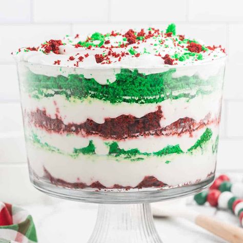 Cranberry Orange Trifle Pioneer Woman, Grinch Trifle Recipe, Christmas Delight Dessert, Sugar Cookie Trifle, Christmas Whipped Cream, Grinch Trifle, Christmas Truffle Desserts Layered, Trifle Christmas Desserts, Red And Green Desserts