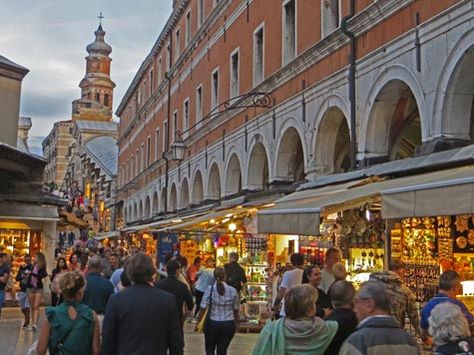 Rialto Market Venice, Venice Moodboard, Old Market, Rialto Bridge, Travel Italy, Visit Italy, Venice Italy, Tourist Destinations, Italy Travel