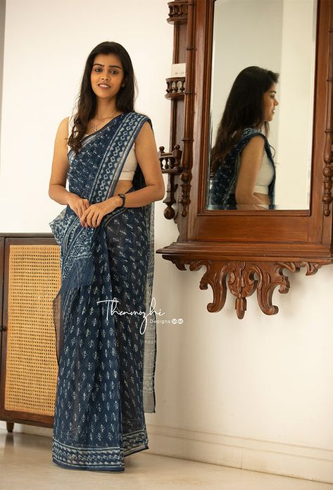 Indigo Blouse, Formal Saree, Cotton Saree Blouse Designs, Cotton Saree Blouse, Cotton Saree Designs, Of Sarees, Indian Silk Sarees, Simple Sarees, Saree Blouse Patterns