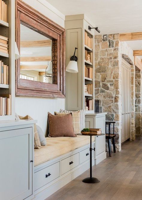 8 Built-In Ideas for the Living Room - Town & Country Living Vermont House Interior, Rowhouse Interiors, Custom Bookshelves, Cozy Spot, Bookshelf Design, New England Homes, A Living Room, Window Seat, Home Fashion