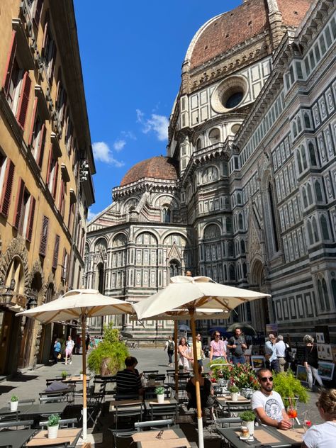 Studying In Europe, Florence Autumn, Florence Summer, Florence Duomo, Summer Abroad, Italy Vibes, Duomo Florence, Italy Florence, Italy Summer