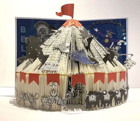 Projects With Old Books, Book Altering Art, Altered Book Art Ideas, Book Sculpture Diy, Artist Books Ideas, Altered Books Ideas, Altered Art Books, Altered Book Sculpture, 3d Book Art