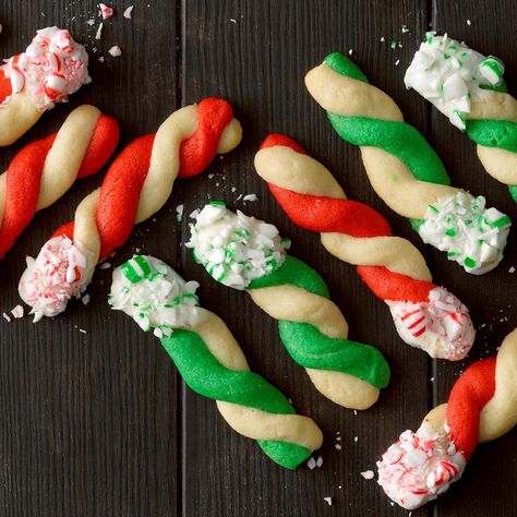 Peppermint Stick Cookies Stick Cookies, Cookie Exchange Recipes, Peppermint Extract, Butter Mints, Best Christmas Cookie Recipe, Dipped Cookies, Peppermint Sticks, Best Christmas Cookies, Cookie Exchange