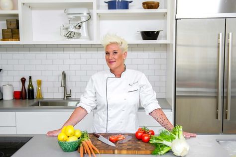 Chef Anne Burrell, Worst Cooks In America, Anne Burrell, Worst Cooks, Food Network Chefs, Lidia Bastianich, Food Network Star, Cooking For Beginners, Turkey Thanksgiving