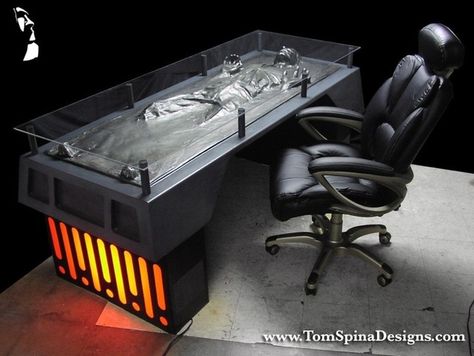 Star Wars Furniture, Han Solo Carbonite, Geek Decor, Chaise Lounges, Cool Office, Best Desk, Star Wars Inspired, Han Solo, Hans Solo