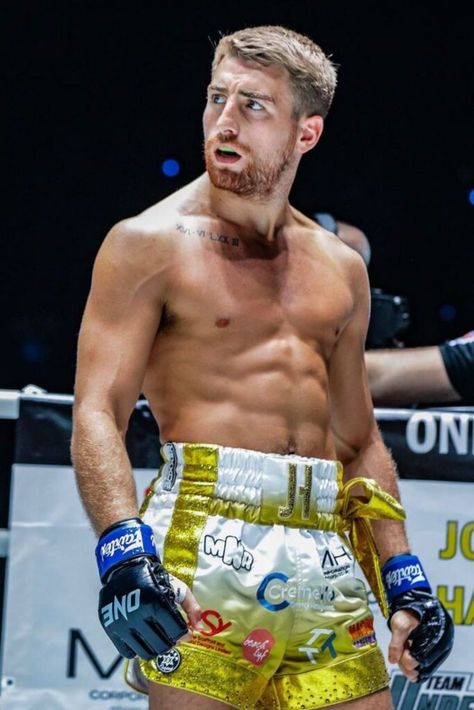 Jonathan Haggerty Girlfriend Kenz- Relationship Timeline Mma Fighters Aesthetic, Jonathan Haggerty, Muay Thai Aesthetic, Ufc Fighters Men, Boxing Photography, Muay Thai Fighter, Legendary Pictures, Childhood Pictures, Muay Thai Training