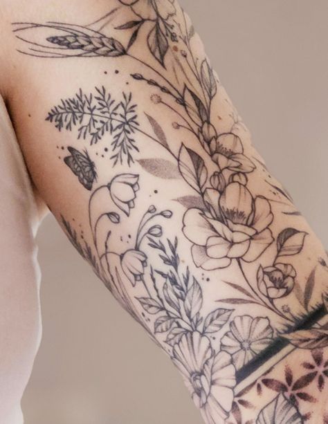 Black And Gray Flower Tattoo, Flower Tattoo Traditional, Tattoos Infinity, Native Tattoos, M Tattoos, Tattoos Mandala, Wildflower Tattoo, Western Tattoos, Gray Flower