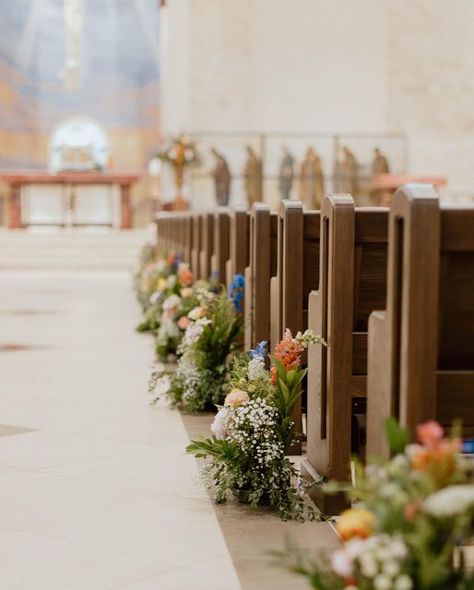 Flowers On Pews Wedding, Wedding In Church Decorations, Pews Decorations Church, Indoor Church Wedding Decorations, Wedding Chapel Aisle Decor, Church Altar Wedding Decorations, Decorating Church For Wedding, Catholic Wedding Decor, Flowers For Church Wedding