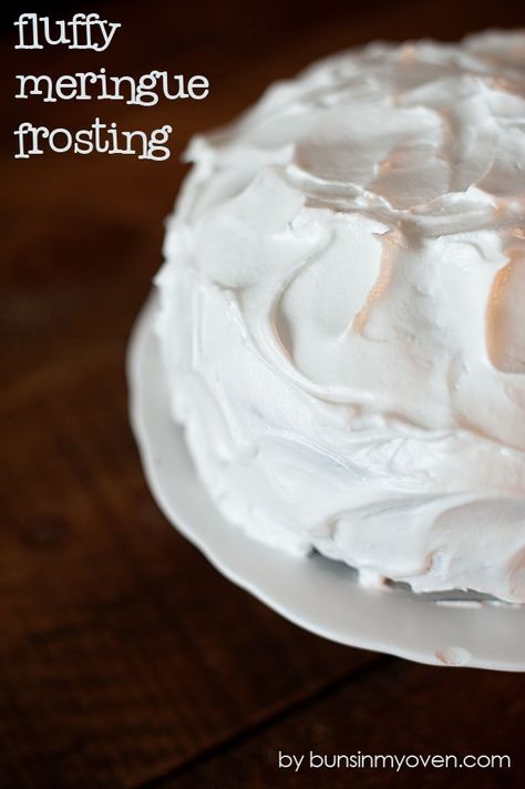 Meringue Frosting Recipe, Meringue Icing, Easy Meringues, Buns In My Oven, Meringue Cookie Recipe, Meringue Frosting, Meringue Cake, Crockpot Dinners, Royal Icing Recipe