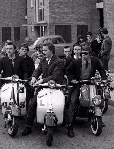 MOD: Fashion Characteristic of British Young People in the 1960s ~ vintage everyday Youth Subcultures, Mod Scooter, Swinging London, Lambretta Scooter, Vespa Lambretta, Vespa Vintage, Swinging Sixties, Vespa Scooters, Motor Scooters