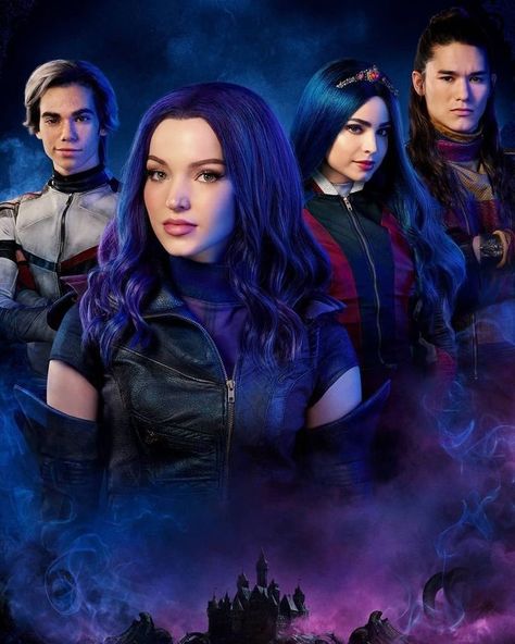 Mitchell Hope, Descendants Pictures, Descendants Wicked World, Evie Descendants, Channel Outfits, Mal Descendants, Disney Descendants Movie, Cheyenne Jackson, Descendants Party