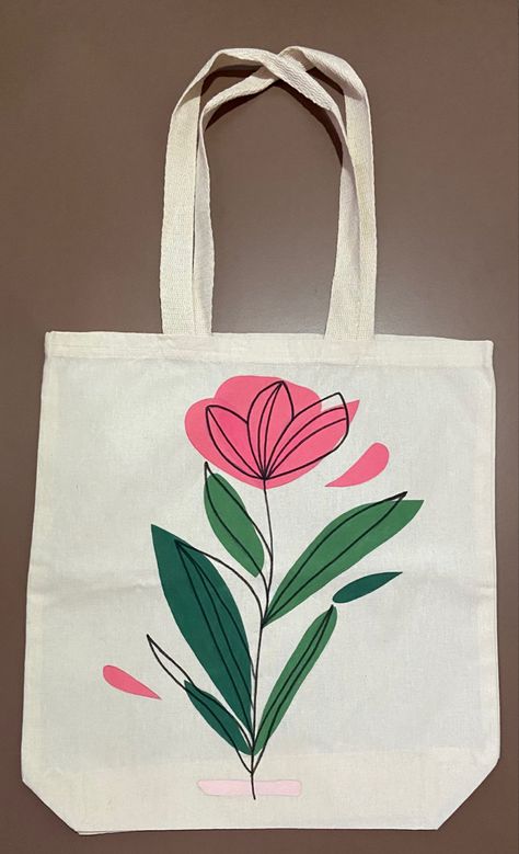 Simple Fabric Painting Designs, Diy Bag Painting, Decorated Tote Bags, Creative Tote Bag, Diy Tote Bag Design, Painted Canvas Bags, Disney Tote Bags, Handpainted Tote Bags, Canvas Bag Diy