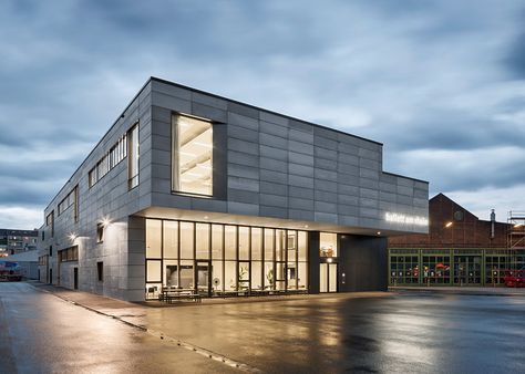 GMP Architekten's ballet facility features materials that reference its industrial setting. Ballet Room, Dance Studio Design, Studio Building, Ballet Studio, Concrete Facade, Two Story Foyer, Studios Architecture, Ballet School, Church Architecture