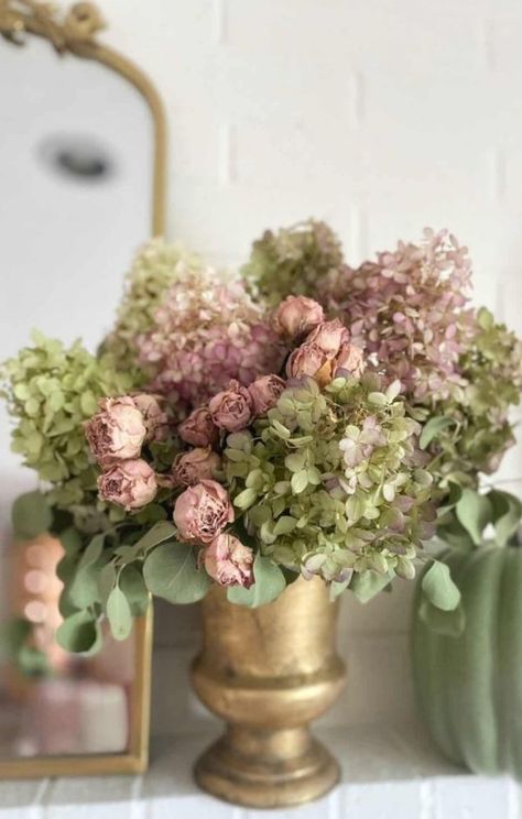 Dried Hydrangea Arrangements, Dried Hydrangeas Centerpiece, Dry Hydrangea Arrangements, Flower Arrangements Home, Hydrangea Flower Arrangements, Fall Hydrangea, Spring Flower Arrangements, Hydrangea Centerpiece, Hydrangea Arrangements