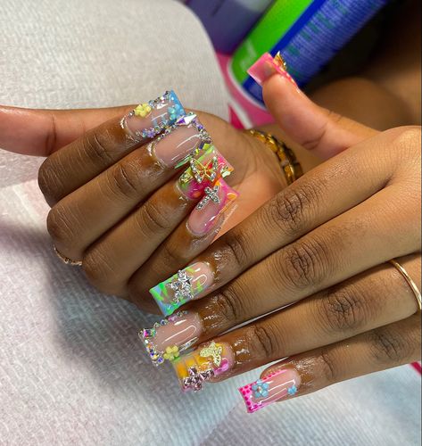 Colorful Duck Nails Acrylic, Summer Nails Duck, Duck Nails Acrylic Medium, Colorful Junk Nails, Summer Junk Nails, Spring Junk Nails, Summer Duck Nails, Shorties Nails Summer Colors, Exotic Nails Short