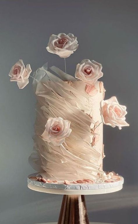 Trend Alert: 2024 Wedding Cake Trends - Pure Invitation Wedding Invites Latest Cake Designs, Latest Cake Design, Ruffled Wedding Cake, Wedding Cake Trends, Stunning Cakes, Artist Cake, Big Wedding Cakes, Wafer Paper Cake, Peach Cake