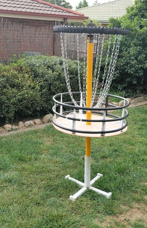 20 Homemade DIY Disc Golf Basket Ideas Diy Disc Golf Basket, Golf Basket Ideas, Disc Golf Basket, Disc Golf Baskets, Golf Diy, Disc Golf Courses, Frisbee Golf, Outdoor Game, Basket Crafts